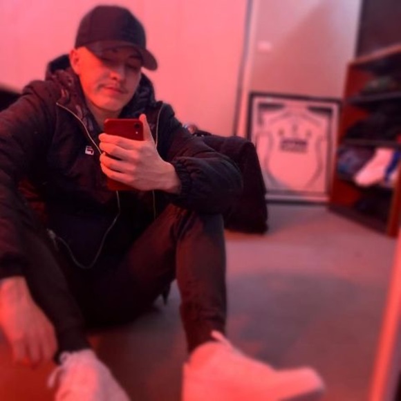 Meet your Posher, Carlos - Picture 1 of 1